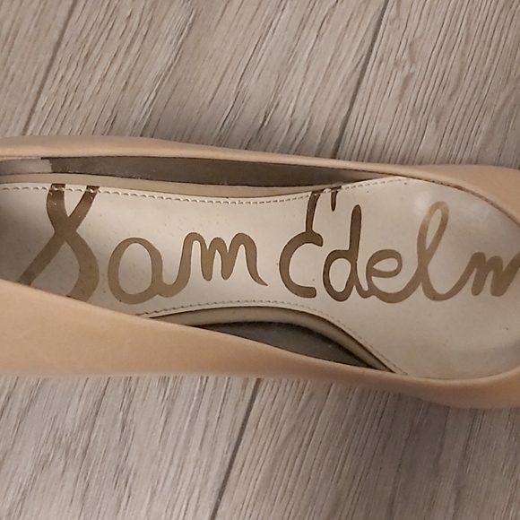 Sam Edelman Nude Leathrt Heels with snakeskin and metallic accent - Picture 2 of 5